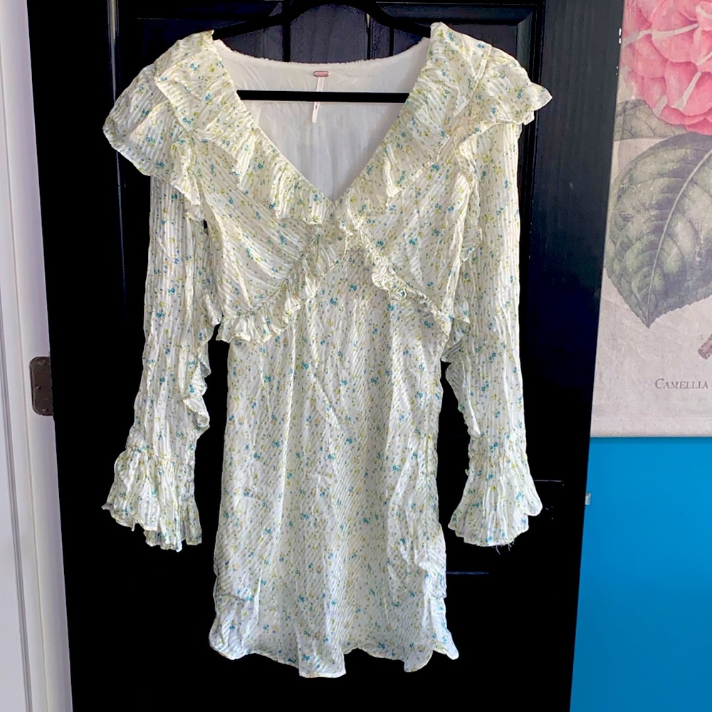 Women’s long sleeve ruffled free people dress